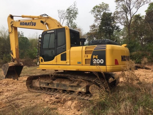 KOMATSU PC200-8MO ราคา 2,850,000 บาท 2,147 ชั่วโมง เครื่องดี โช่หนา เอวแน่น ไฟฟ้าครบ เอกสารเล่มทะเบียน  รถอยู่ จ.ร้อยเอ็ด โทร&amp;ไอดีไลน์ 0610710295