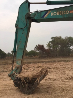 ขายดาว์น 565,000 บาท KOBELCO SK200 MARK 5 ธรรมดา เครื่องดี ปั้มแรง โช่หนา เอวแน่น ไฟฟ้าครบ (มอเตอร์คันเร่งเสีย) แอร์เย็น เอกสารเล่มทะเบียน  งวดคงเหลือ.  26 งวด x 15,000 = 390,000 บาท   รถอยู่ จ.ร้อยเอ็ด โทร&amp;ไอดีไลน์ 0610710295
