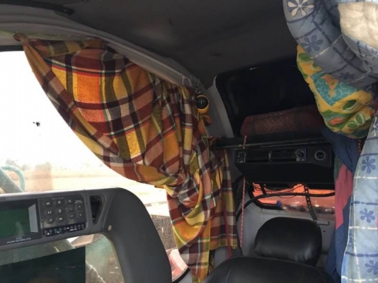 ขายดาว์น 565,000 บาท KOBELCO SK200 MARK 5 ธรรมดา เครื่องดี ปั้มแรง โช่หนา เอวแน่น ไฟฟ้าครบ (มอเตอร์คันเร่งเสีย) แอร์เย็น เอกสารเล่มทะเบียน  งวดคงเหลือ.  26 งวด x 15,000 = 390,000 บาท   รถอยู่ จ.ร้อยเอ็ด โทร 098-1862844 ไอดีไลน์ ja5657