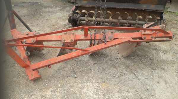 ผานบุกเบิก 4 ใบ