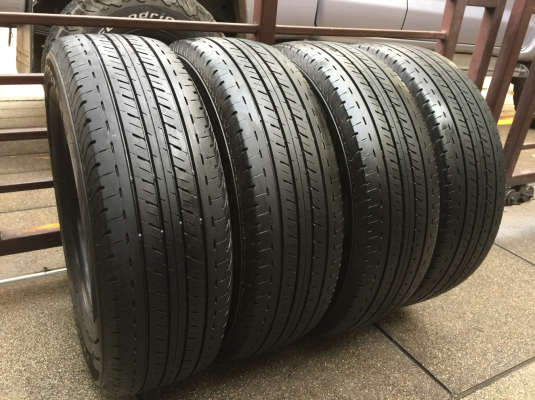 ยาง Bridgestone 215 65 16 ปี15 ดอกเต็ม ไม่มีปะ ใช้ยาว ราคาไม่แพง