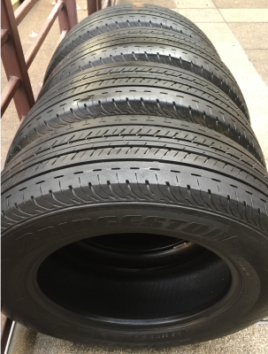 ยาง Bridgestone 215 65 16 ปี15 ดอกเต็ม ไม่มีปะ ใช้ยาว ราคาไม่แพง