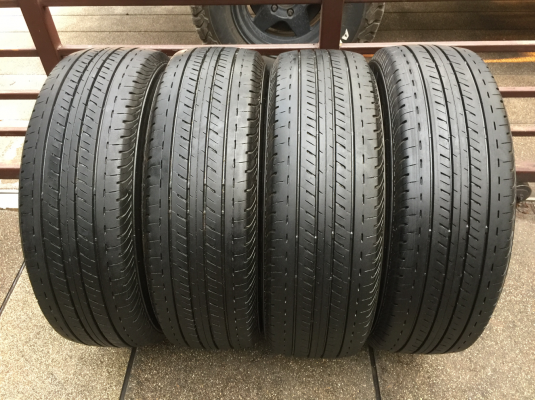 ยาง Bridgestone 215 65 16 ปี15 ดอกเต็ม ไม่มีปะ ใช้ยาว ราคาไม่แพง
