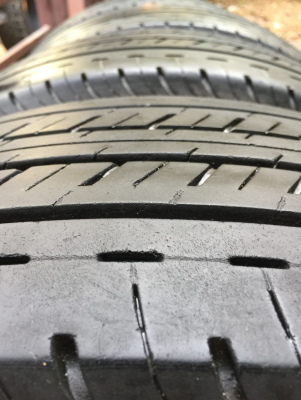 ยาง Bridgestone 215 65 16 ปี15 ดอกเต็ม ไม่มีปะ ใช้ยาว ราคาไม่แพง