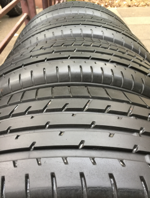 ยาง Toyo 225 55 19 ปี15 ดอกเต็ม ไม่มีปะ ใช้ยาว ราคาไม่แพง