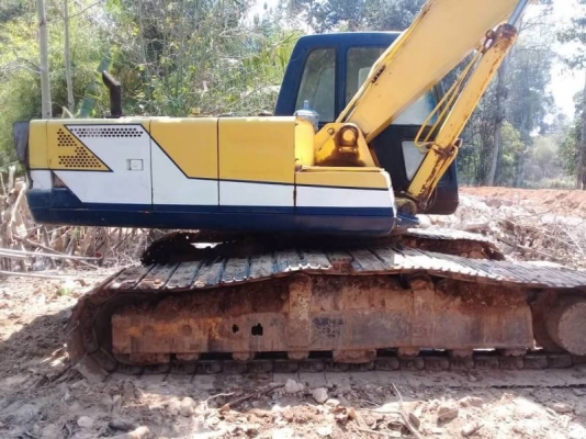 KOBELCO SK200 MARK 3 ราคา 550,000 บาท  เครื่องดี ปั้มแรง โช่หนา เอวแน่น ไฟฟ้าตัด เอกสารอินวอยท์  รถอยู่ จ.ร้อยเอ็ด โทร 098-1862844 ไอดีไลน์ ja5657