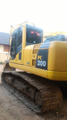 KOMATSU PC200-8MO ราคา 2,150,000 บาท 8,xxx ชั่วโมง เครื่องดี โช่หนา เอวแน่น ไฟฟ้าครบ เอกสารเล่มทะเบียน  รถอยู่ จ.นครปฐม โทร&amp;ไอดีไลน์ 0610710295