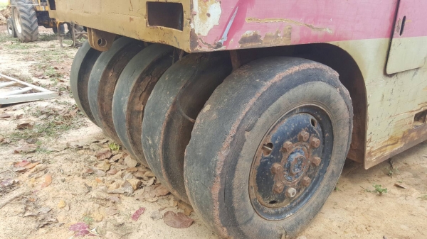 ขาย รถบด ล้อยาง 9 ล้อ DYNAPAC CP20 สภาพใช้งานได้ปกติ ราคาต่อรองได้ครับ