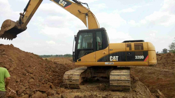 ขายด่วน CAT320D สภาพพร้อมใช้งาน เครื่องปั้มดี เยี่ยม ระบบการทำงานสมบูรณ์ โซ่ช่วงล่างสวย แอร์เย็น เอกสารเล่มทะเบียน