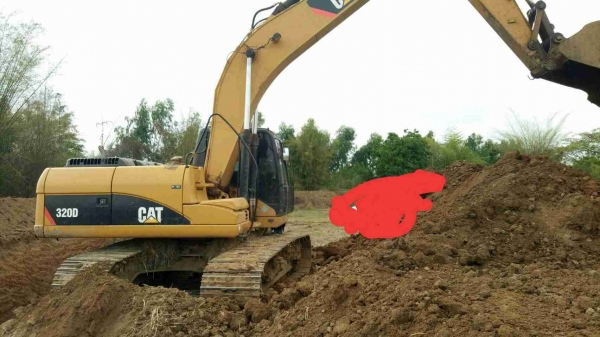 ขายด่วน CAT320D สภาพพร้อมใช้งาน เครื่องปั้มดี เยี่ยม ระบบการทำงานสมบูรณ์ โซ่ช่วงล่างสวย แอร์เย็น เอกสารเล่มทะเบียน