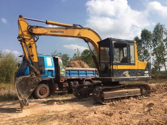 KOMATSU PC60-3 ราคา 265,000 บาท เครื่องดี ปั้มแรง โช่หนา เอวแน่น (มีไลน์หัวเจาะ) เอกสารชื้อขาย  รถอยู่ จ.สกลนคร  โทร&amp;ไอดีไลน์ 0610710295