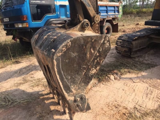 KOMATSU PC60-3 ราคา 265,000 บาท เครื่องดี ปั้มแรง โช่หนา เอวแน่น (มีไลน์หัวเจาะ) เอกสารชื้อขาย  รถอยู่ จ.สกลนคร  โทร&amp;ไอดีไลน์ 0610710295