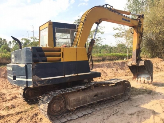 KOMATSU PC60-3 ราคา 265,000 บาท เครื่องดี ปั้มแรง โช่หนา เอวแน่น (มีไลน์หัวเจาะ) เอกสารชื้อขาย  รถอยู่ จ.สกลนคร  โทร&amp;ไอดีไลน์ 0610710295