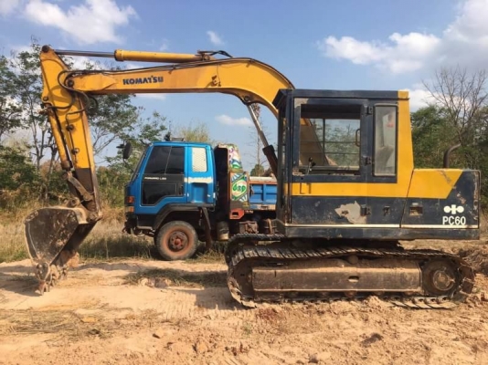 KOMATSU PC60-3 ราคา 265,000 บาท เครื่องดี ปั้มแรง โช่หนา เอวแน่น (มีไลน์หัวเจาะ) เอกสารชื้อขาย  รถอยู่ จ.สกลนคร  โทร&amp;ไอดีไลน์ 0610710295