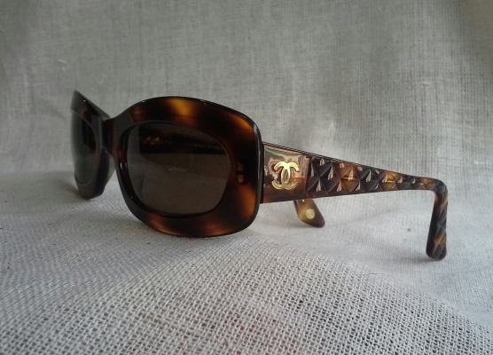 แว่นตาฝรั่งเศส / ซุปเปอร์แบรนด์เนม &#039;หัวแถว&#039; ของโลก  Vintage CHANEL handmade in Italy