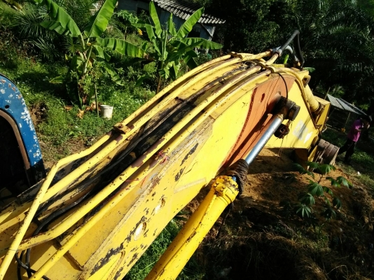 ขายรถแบคโฮพร้อมรถ 10 ล้อเทรลเลอร์ KOBELCO SK200-/// กับ มิตซูคัสซี FN225K เครื่อง HO7D 195 แรงม้า 2 