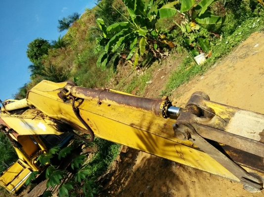 ขายรถแบคโฮพร้อมรถ 10 ล้อเทรลเลอร์ KOBELCO SK200-/// กับ มิตซูคัสซี FN225K เครื่อง HO7D 195 แรงม้า 2 
