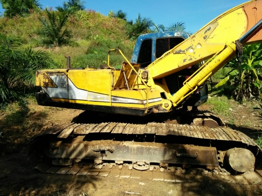 ขายรถแบคโฮพร้อมรถ 10 ล้อเทรลเลอร์ KOBELCO SK200-/// กับ มิตซูคัสซี FN225K เครื่อง HO7D 195 แรงม้า 2 