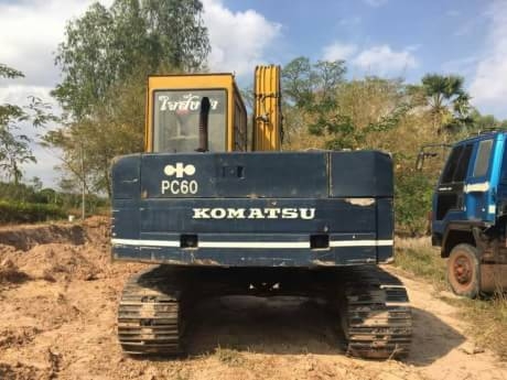 KOMATSU PC60-3