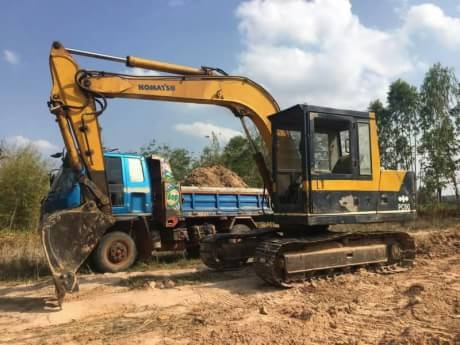 KOMATSU PC60-3