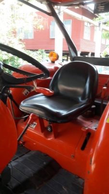 รถไถ 47 แรงอุปกร  3  อย่าง โลตารี ยีห้อตราช้าง   รถปี 56    ช.ม 1400 นิดฯฯ  พร้อมลุยงาน ราคาเบา ฯ   400000 บาท ทะเบียนพร้อมดู  รถที อ.ราษีไศล จ.ศรีสะเกษ   วันทูคอล 098 668-3479 dtac  094 283-9369  สิทธิ์ คับ