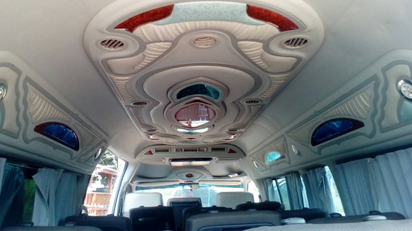 TOYOTA COMMUTER 2.5 D4D  เกียร์MT ปี 2012  ปี 55   ทะเบียนพร้อม  ดู  ทีจ. หนองบัวลำภู     ขายด่วน  ราคา  720000  บาท      วันทูคอล  0986683479 dtac 094 2839369 สิทธิ์ คับ