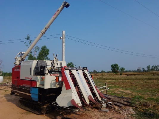 รถเกียวข้าวอุ้ม1ตันสภาพสวยมาก92\%เลยครับเอาไปใช้เกี่ยวรับจ้างไปด้วยปีเดียวคืนทุนแล้วครับ รถเกียวข้าวอุ้ม1ตันสภาพสวยมาก92\%เลยครับเอาไปใช้เกี่ยวรับจ้างไปด้วยปีเดียวคืนทุนแล้วครับ