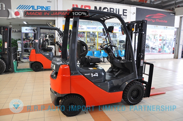 ขายรถโฟล์คลิฟท์มือสอง TOYOTA รุ่น 8FD14-11009 นำเข้าจากประเทศญี่ปุ่น 100\% ไม่เคยใช้งานในไทย