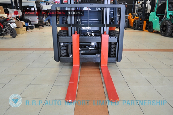 ขายรถโฟล์คลิฟท์มือสอง TOYOTA รุ่น 8FD14-11009 นำเข้าจากประเทศญี่ปุ่น 100\% ไม่เคยใช้งานในไทย