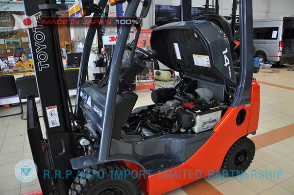 ขายรถโฟล์คลิฟท์มือสอง TOYOTA รุ่น 8FD14-11009 นำเข้าจากประเทศญี่ปุ่น 100\% ไม่เคยใช้งานในไทย