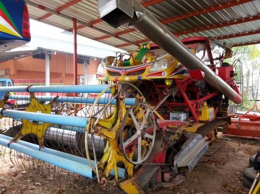 ขายรถเกี่ยวข้าว รุ่นไอ้หนุ่มไวไฟ เครื่อง260เทอร์โบ ปี53 ช่วงล่างดี สภาพพร้อมใช้งาน ราคา850,000 สนใจโทร 090-8588220คุณนะ 093-3258446คุณบิว เว็บไซต์ส่วนตัว www.narong2truck.com www.truck.in.th/498 ID: narong498 ID: 0933258446 เพจ Facebook ณรงค์ ซื้อขายรถมือ