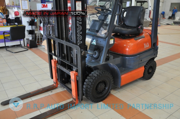 ขายรถโฟล์คลิฟท์มือสอง TOYOTA รุ่น 6FG14-15304 นำเข้าจากประเทศญี่ปุ่น 100\% ไม่เคยใช้งานในไทย