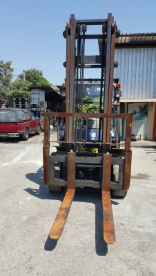 +++ ขายโฟล์คลิฟท์  KOMATSU  FD40-7  ขนาด 4  ตัน  เครื่องยนต์ดีเซล  เสา  4.5  เมตร  งาสไลด์ซ้าย + ขวา  เกียร์ออโตเมติค  ยางตันครับ
