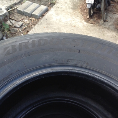 +++ ขายยางบริดสโตน 265-70-16 ปี 13 สภาพสวย 4 เส้น ราคา 4,000.- บาทครับ +++ ขายยางบริดสโตน 265-70-16 ปี 13 สภาพสวย 4 เส้น ราคา 4,000.- บาทครับ