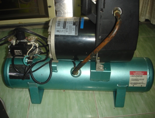 ขายปั้มลม speedair ขนาดเล็ก ไฟ 100v. made in usa.ขายพร้อมหม้อแปลงไฟ