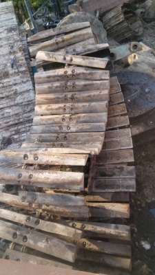 ขายแผ่นแทรก รถแทรกเตอร์ CAT-D-4   ตีนเป็ดแผ่นยาว 110 ซม. ขายแผ่นละ 550 บาท