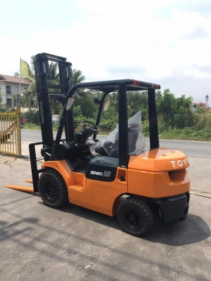 ขาย TOYOTA 7FD25   เครื่องยนต์ดีเซล  เสา 4 เมตร เกียร์ออโต้