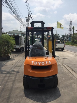 ขาย TOYOTA 7FD25   เครื่องยนต์ดีเซล  เสา 4 เมตร เกียร์ออโต้