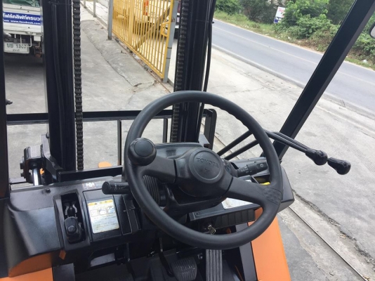 ขาย TOYOTA 7FD25   เครื่องยนต์ดีเซล  เสา 4 เมตร เกียร์ออโต้