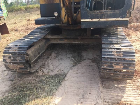 KOMATSU PC60-3 ราคา 265,000 บาท เครื่องดี ปั้มแรง โช่หนา เอวแน่น (มีไลน์หัวเจาะ) เอกสารชื้อขาย  รถอยู่ จ.สกลนคร  โทร 098-1862844 ไอดีไลน์ ja5657