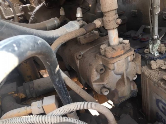 KOMATSU PC60-3 ราคา 265,000 บาท เครื่องดี ปั้มแรง โช่หนา เอวแน่น (มีไลน์หัวเจาะ) เอกสารชื้อขาย  รถอยู่ จ.สกลนคร  โทร 098-1862844 ไอดีไลน์ ja5657