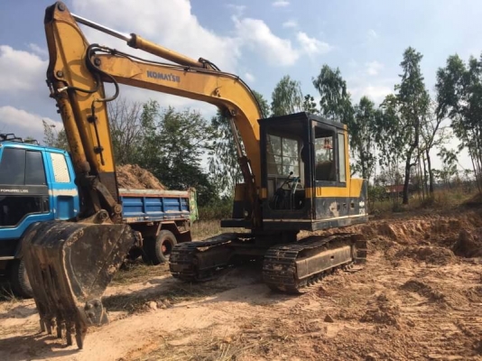 KOMATSU PC60-3 ราคา 265,000 บาท เครื่องดี ปั้มแรง โช่หนา เอวแน่น (มีไลน์หัวเจาะ) เอกสารชื้อขาย  รถอยู่ จ.สกลนคร  โทร 098-1862844 ไอดีไลน์ ja5657
