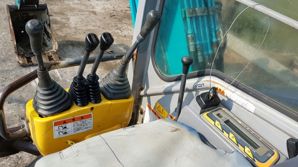 ขายด่วนรถแบคโฮKUBOTA-RX303Sออโต้คันเร่งคอลโทลสั้นปั้มนี้วปั้มแรงประหยัดชั่วโม่งทำงานน้อยแค่5,488รถนอกเพิ่งนำเข้ามาใหม่ยังไม่เคยใช้งานในเมืองไทยเลย