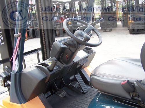 ขาย รถโฟล์คลิฟท์ TOYOTA รุ่น 7FD30ใช้งาน 500 ชม.สภาพเหมือนใหม่