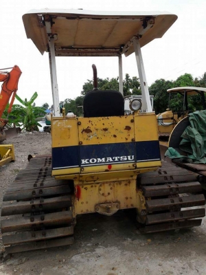 ขายรถดัน KOMATSU D20PL-6  เก่าญี่ปุ่นแท้  สภาพดี  แทรค 70  ลองระบยกันได้ทุกวัน  โทร  089-3818694  ดวงนภา