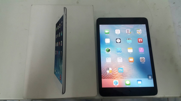 ขายไอแพคมินิ wifi 32g   ครบกล่อง