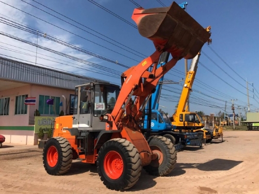 ขายรถตักล้อยาง HITACHI LX110-7 (เทียบเท่า WA200) รถนอกนำเข้าเองจากญี่ปุ่น สภาพสวยพร้อมใช้งาน มีVDOการทำงานครับ ขายรถตักล้อยาง HITACHI LX110-7 (เทียบเท่า WA200) รถนอกนำเข้าเองจากญี่ปุ่น สภาพสวยพร้อมใช้งาน มีVDOการทำงานครับ