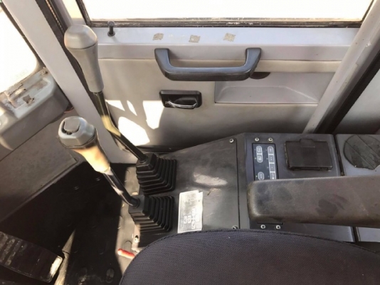 ขายรถตักล้อยาง HITACHI LX110-7 (เทียบเท่า WA200) รถนอกนำเข้าเองจากญี่ปุ่น สภาพสวยพร้อมใช้งาน มีVDOการทำงานครับ ขายรถตักล้อยาง HITACHI LX110-7 (เทียบเท่า WA200) รถนอกนำเข้าเองจากญี่ปุ่น สภาพสวยพร้อมใช้งาน มีVDOการทำงานครับ