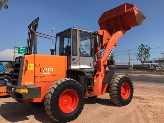 ขายรถตักล้อยาง HITACHI LX110-7 (เทียบเท่า WA200) รถนอกนำเข้าเองจากญี่ปุ่น สภาพสวยพร้อมใช้งาน มีVDOการทำงานครับ ขายรถตักล้อยาง HITACHI LX110-7 (เทียบเท่า WA200) รถนอกนำเข้าเองจากญี่ปุ่น สภาพสวยพร้อมใช้งาน มีVDOการทำงานครับ