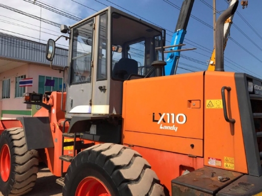 ขายรถตักล้อยาง HITACHI LX110-7 (เทียบเท่า WA200) รถนอกนำเข้าเองจากญี่ปุ่น สภาพสวยพร้อมใช้งาน มีVDOการทำงานครับ ขายรถตักล้อยาง HITACHI LX110-7 (เทียบเท่า WA200) รถนอกนำเข้าเองจากญี่ปุ่น สภาพสวยพร้อมใช้งาน มีVDOการทำงานครับ